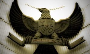 garuda_pancasila_by_daruism-d37dobs