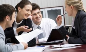 00a8117adfc19e99cc336d9e71fb3575_office-workers-collaborating1-1429x951